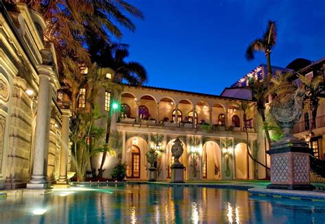 vila versace